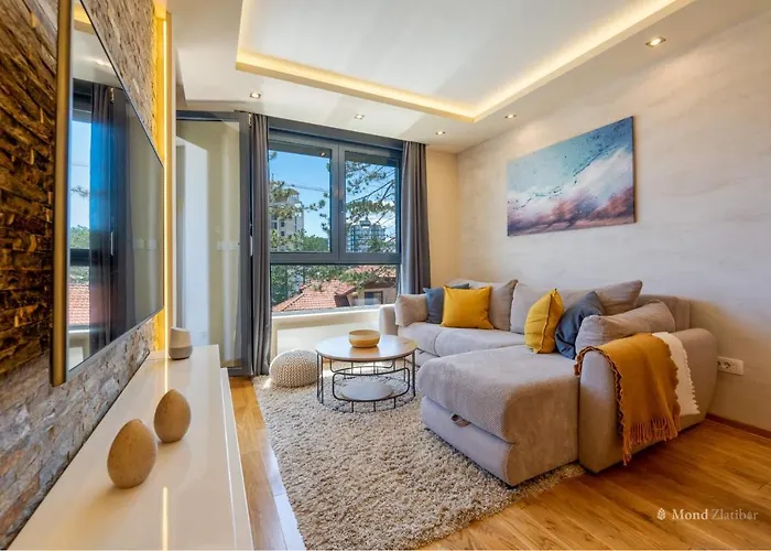 Mond Apartman